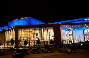Palace of Arts Budapest photo by Zsolt Andrasi
